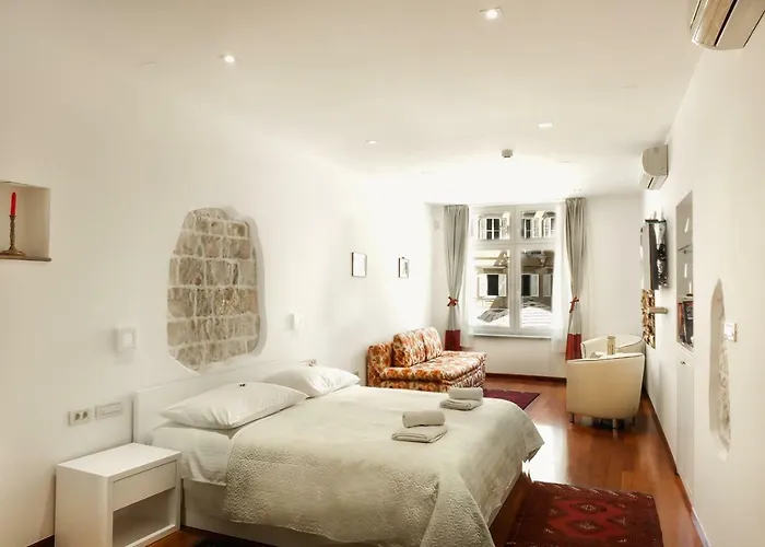 Old Square * 斯普利特